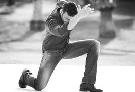 ΔΕΝ ΧΟΡΕΥΕΤΑΙ ΣΤΗ ΨΥΧΡΑ, ΦΤΙΑΧΝΕΙΣ ΚΕΦΑΛΙ ΠΡΩΤΑ...